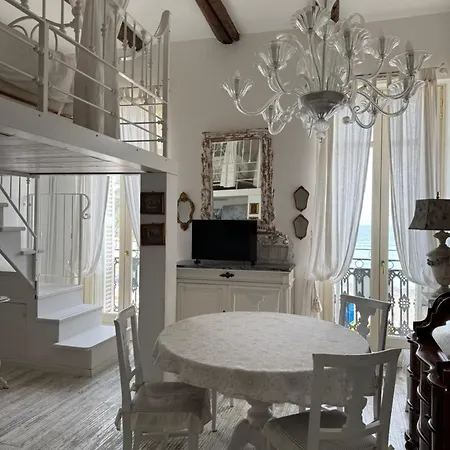 Maison *
